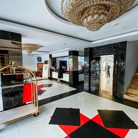 Lucky Star Hotel Нагоя Екстериор снимка