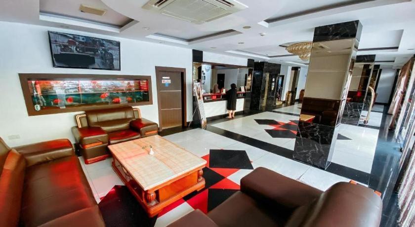 Lucky Star Hotel Нагоя Екстериор снимка